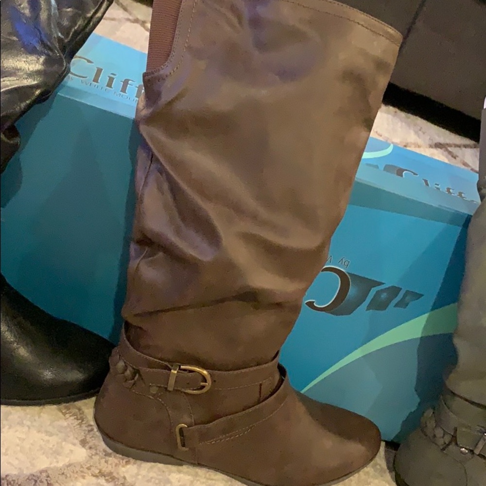 Brown Woman’s Cliffs wide calf’s boots